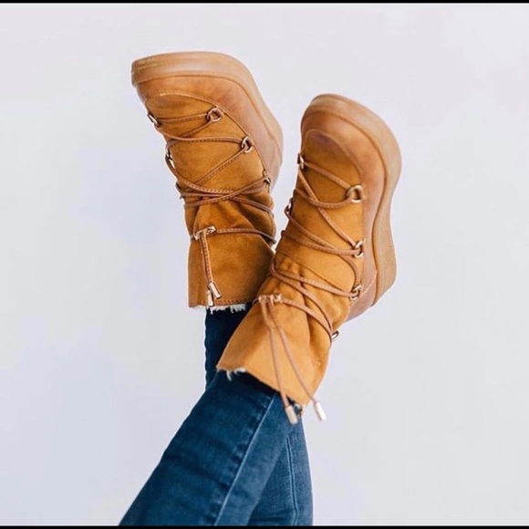 ALPINE BOOTS👢 - Picture 4 of 10